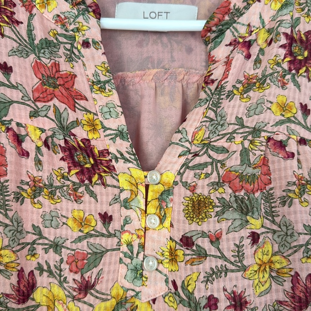 3/$18 LOFT Garden Ruffle Sleeve Blouse Size: L Length: 26” - Picture 7 of 8